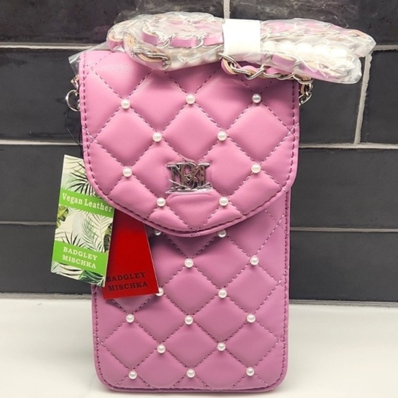 BADGLEY MISCHKA Pink w/Faux Pearls Quilted Phone Case Crossbody, NWT - Picture 1 of 5